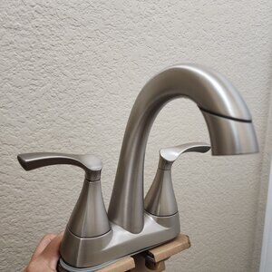 Delta Sandover Pull-down faucet spotshield brushed nickel